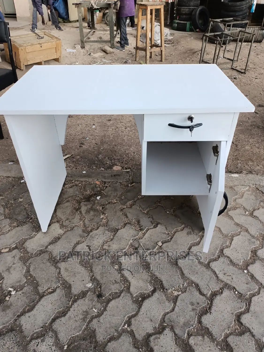 Morden Manicure Desk 1mtr