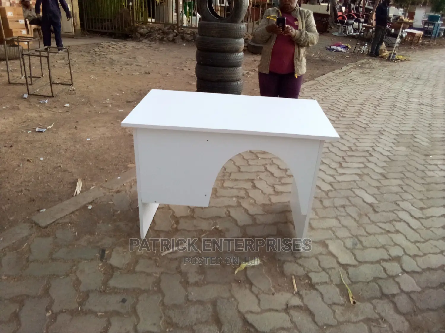 Morden Manicure Desk 1mtr