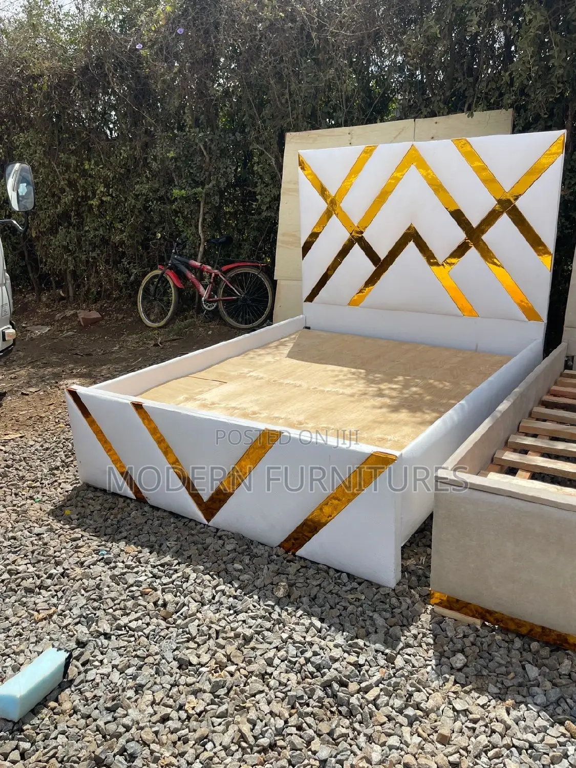 5/6 Modern Bed