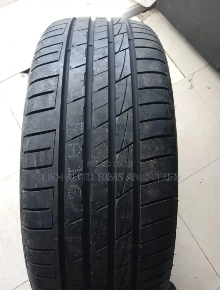 235/55r19 Duran