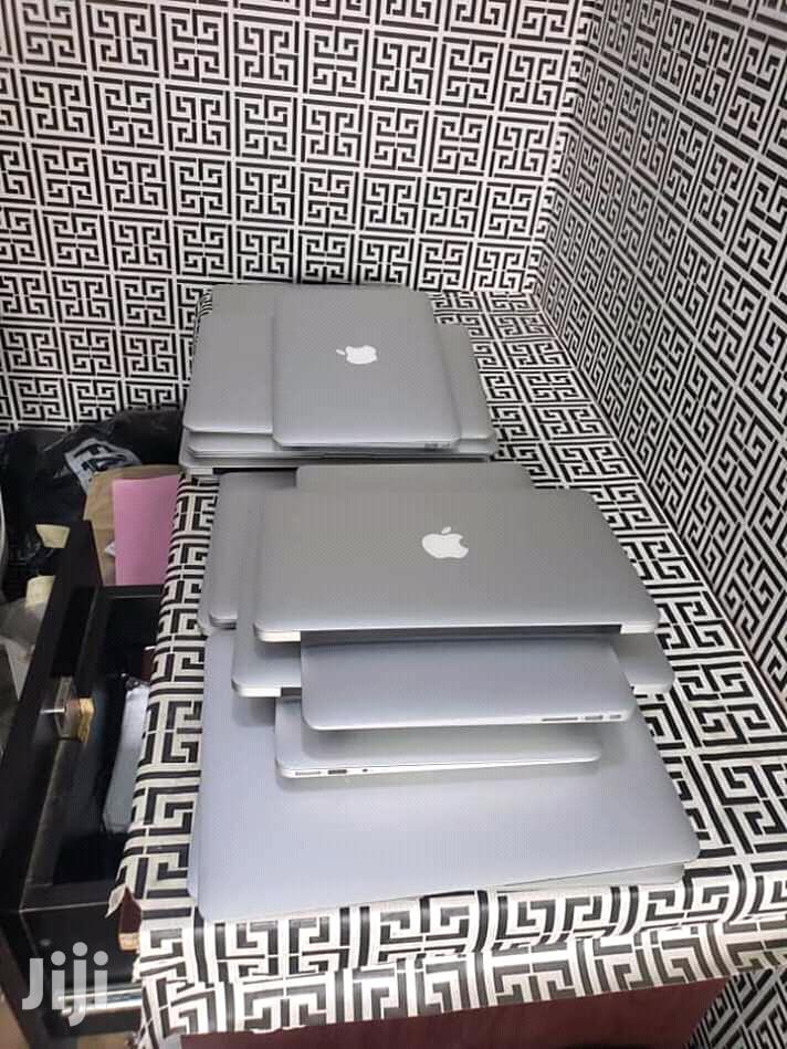 Laptop Apple MacBook Air 2GB Intel Core i5 SSD 128GB