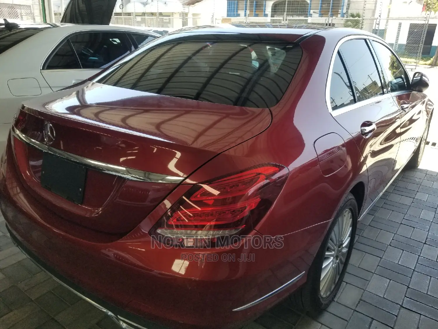 Mercedes-Benz C200 2016 Red