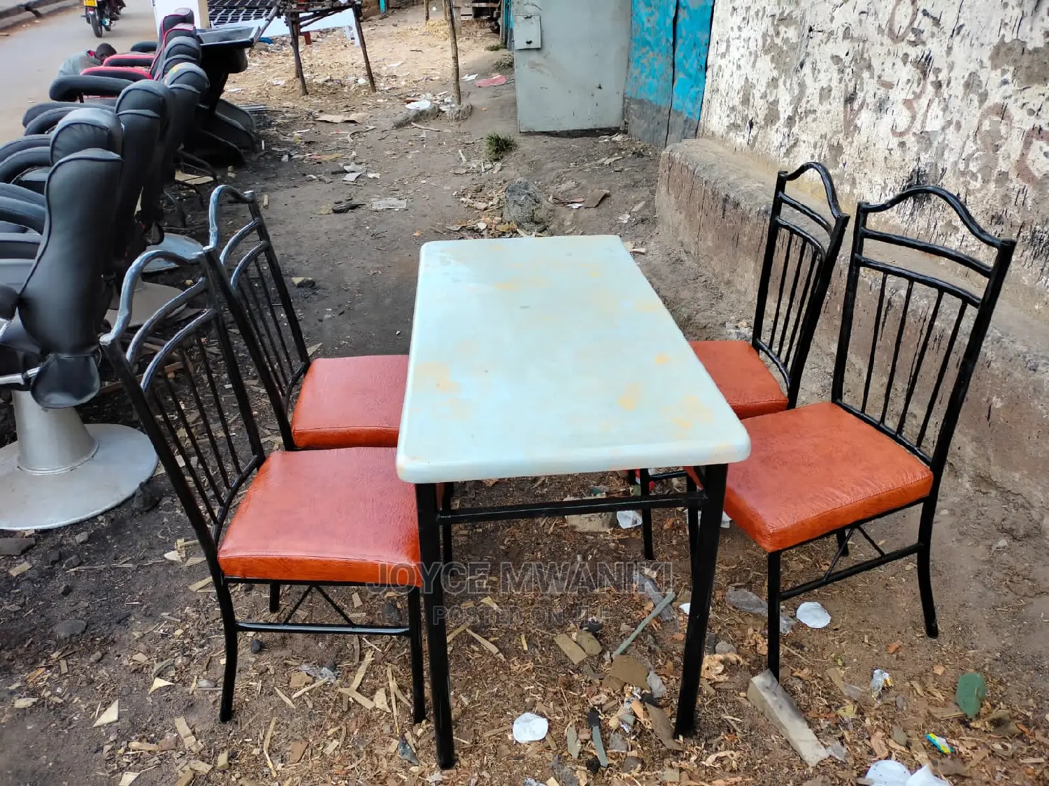Restaurant Set of 4 Chairs and a Table