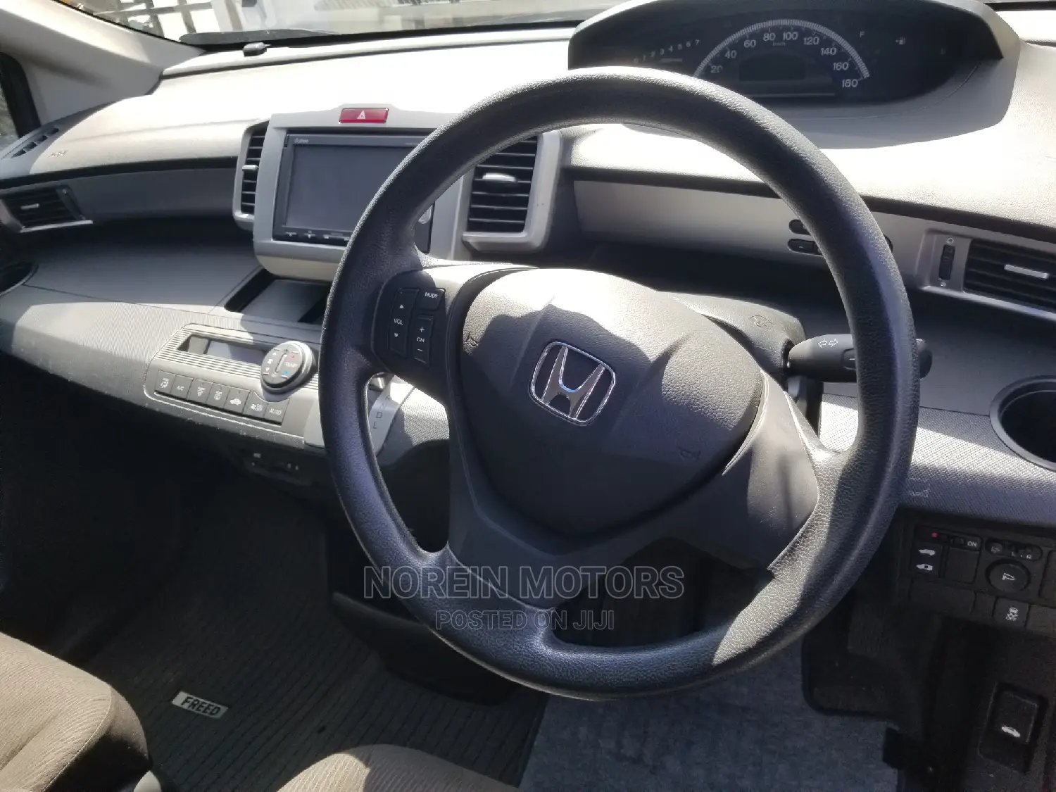 Honda Freed 2015 Red