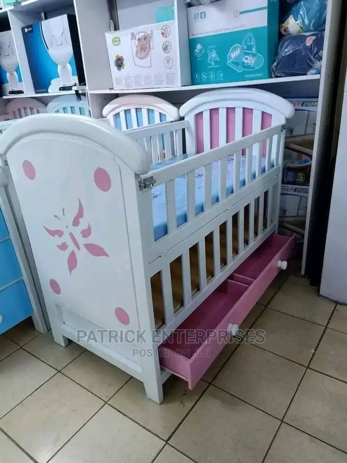 Dubai Morden Baby Cot 4 By 2 Fitts