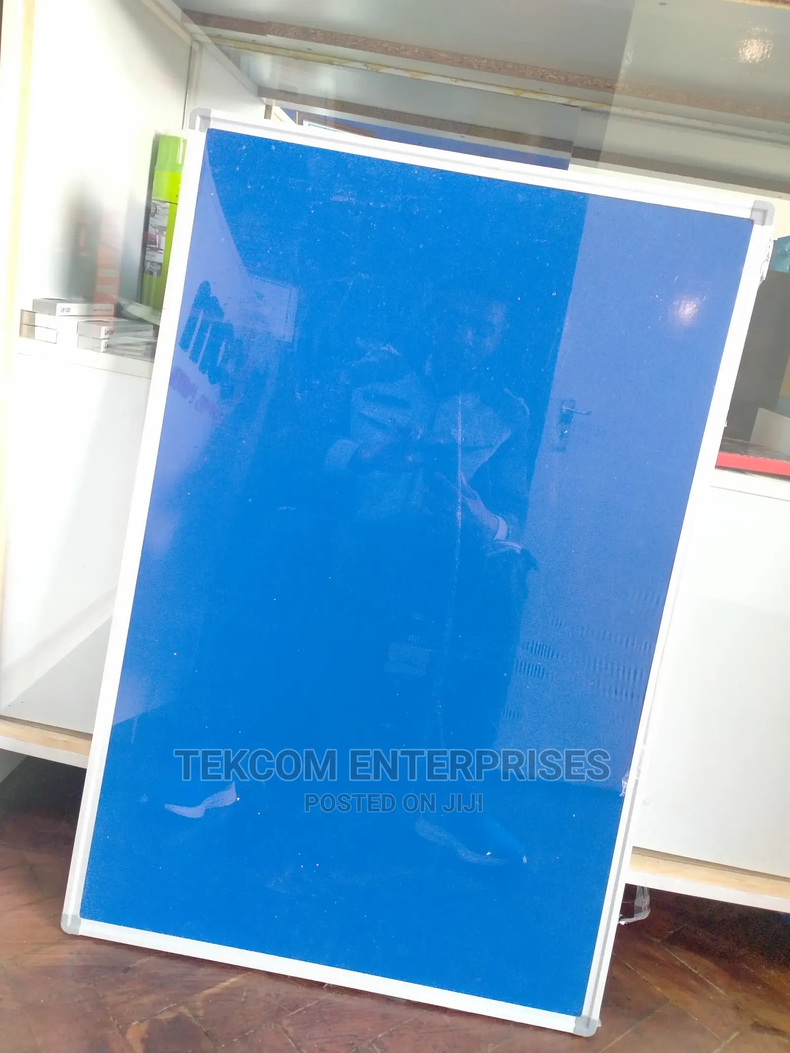Noticeboard 3 by 2