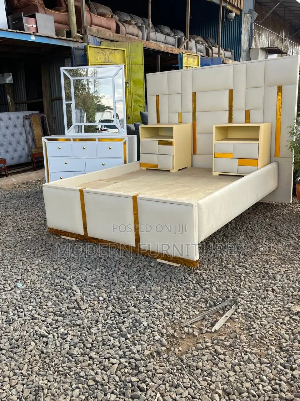 Classic 5/6 Bedroom Set/ Bed