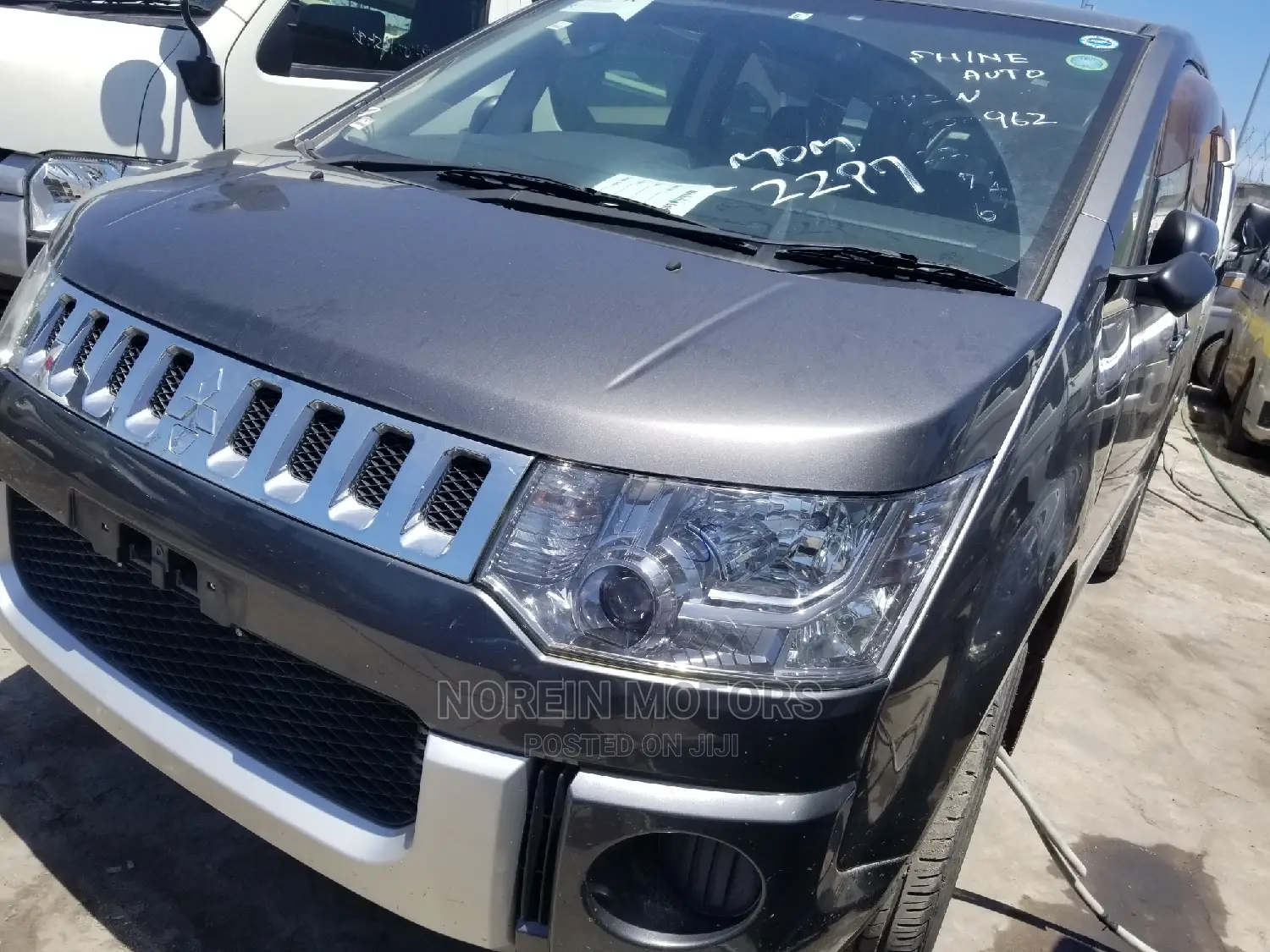 Mitsubishi Delica 2015 Gray