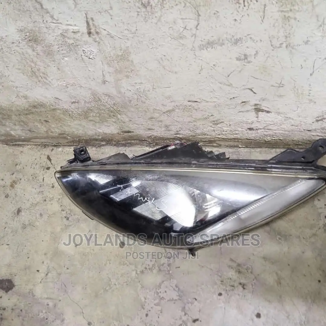 Headlamp Demio 2010 Non Xenon