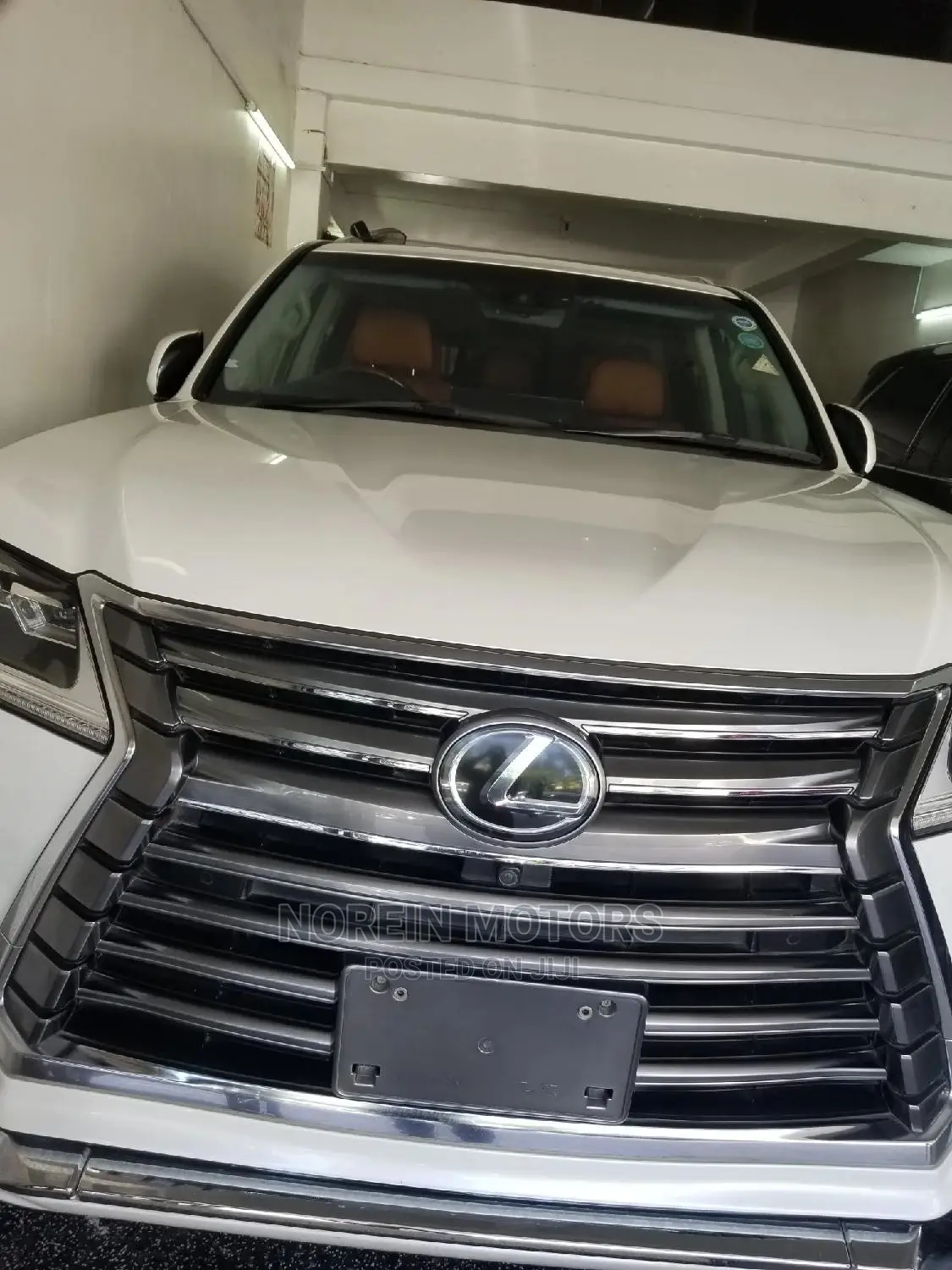 Lexus LX 570 (5 seats) AWD 2017 White