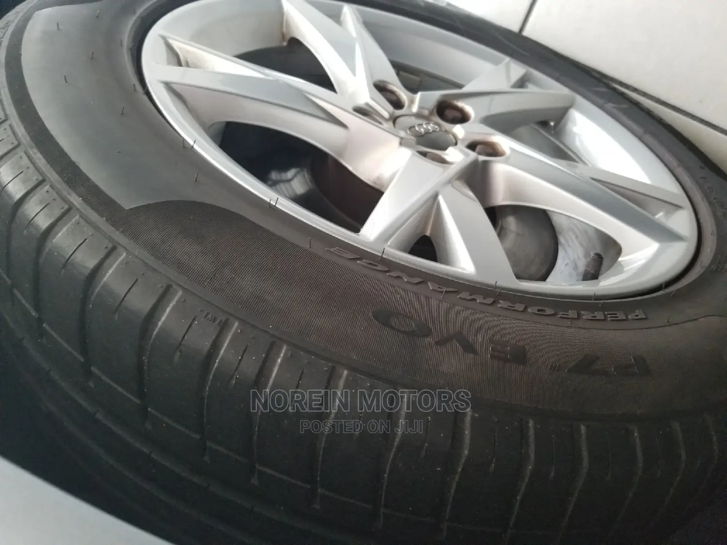 Audi Q3 2.0 TDI 150hp 2015 Gray