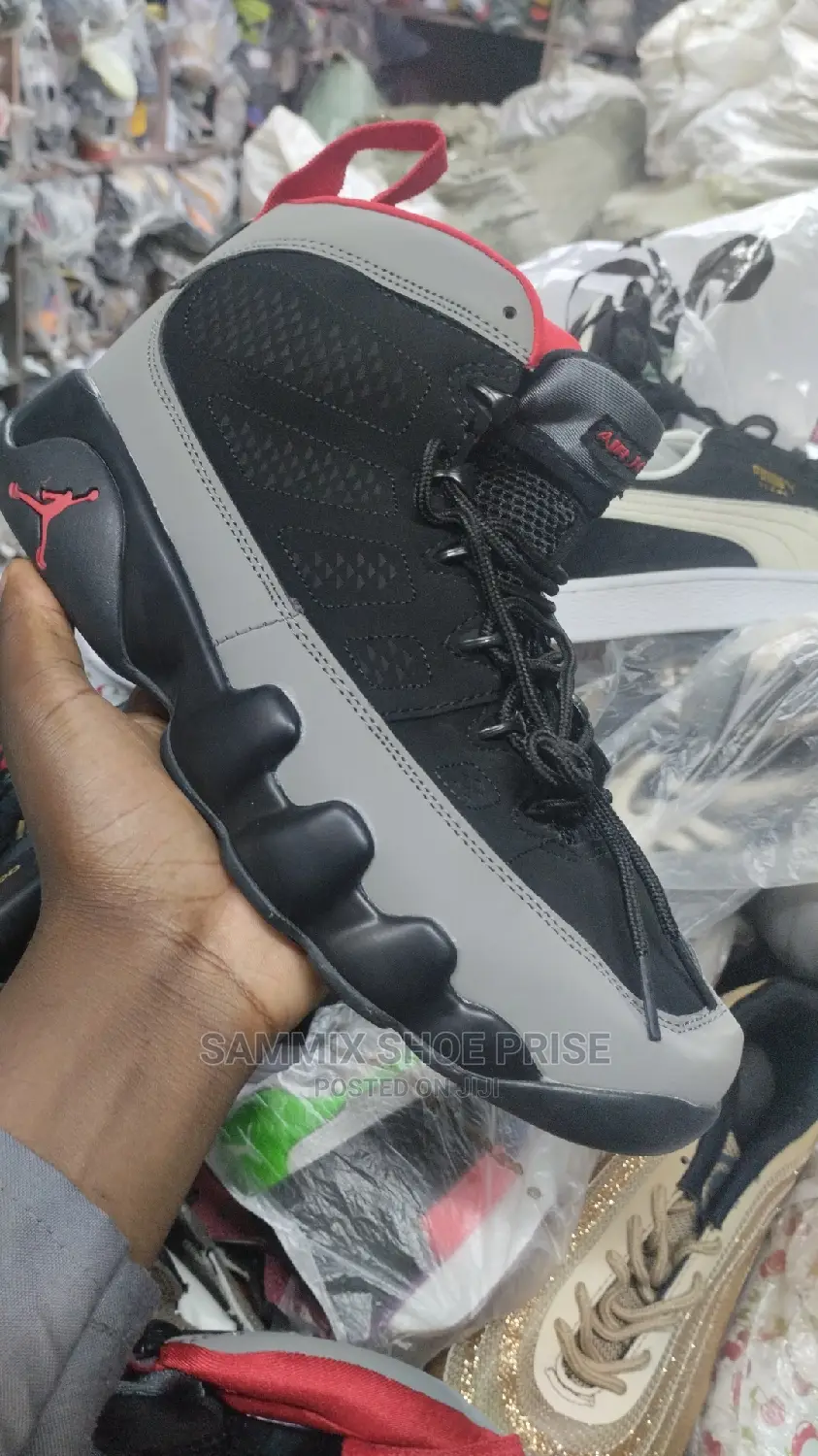 Jordan 9 University Gold