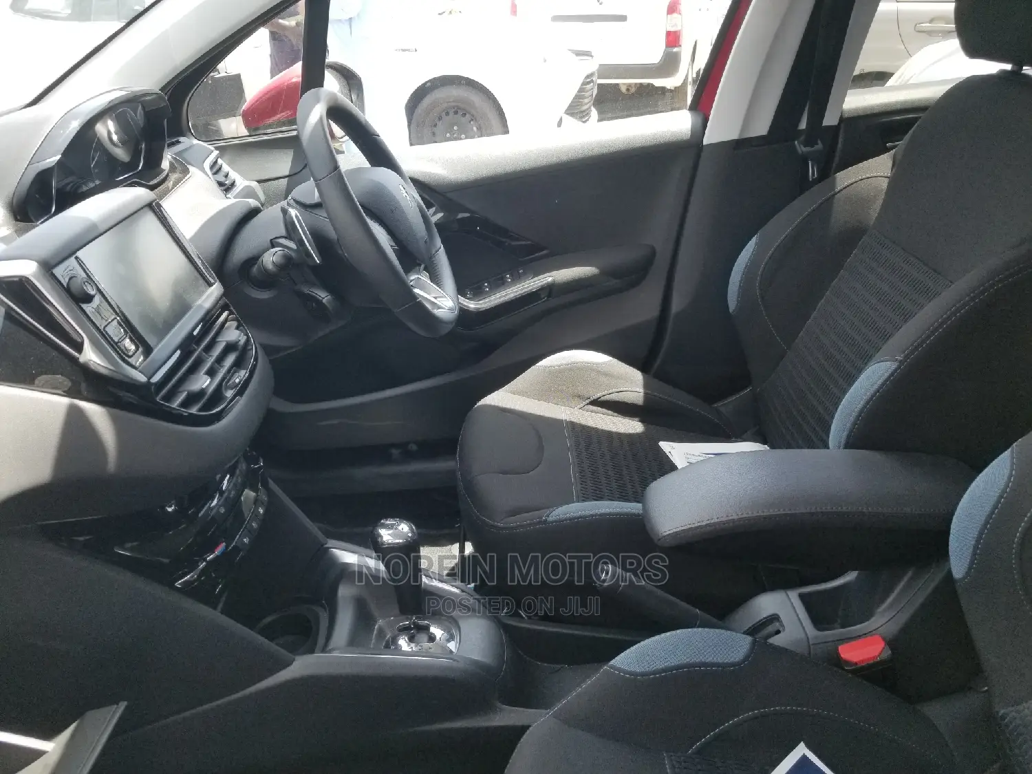 Peugeot 208 2015 Red