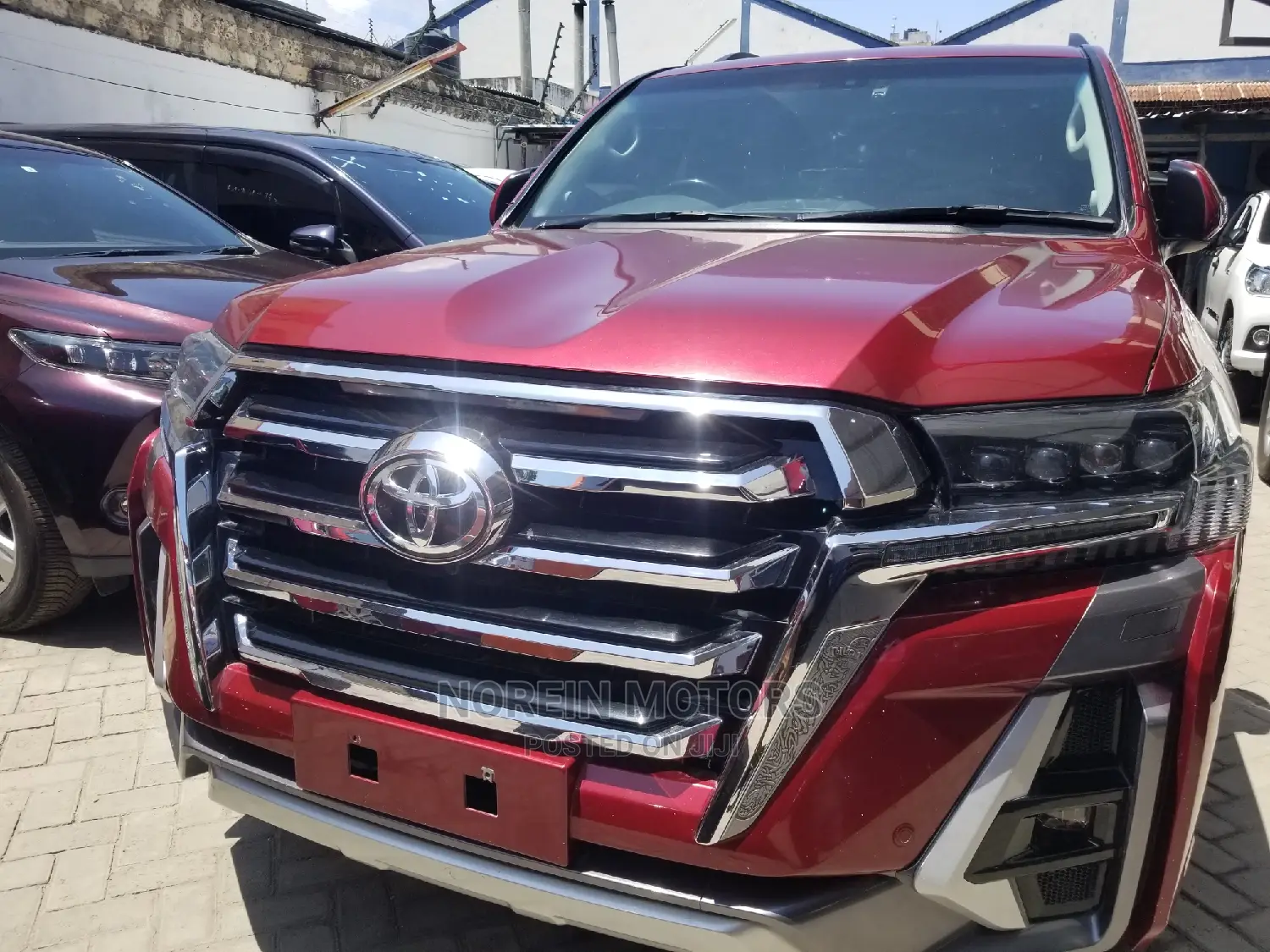 Toyota Land Cruiser 5.7 V8 VXR 2016 Red