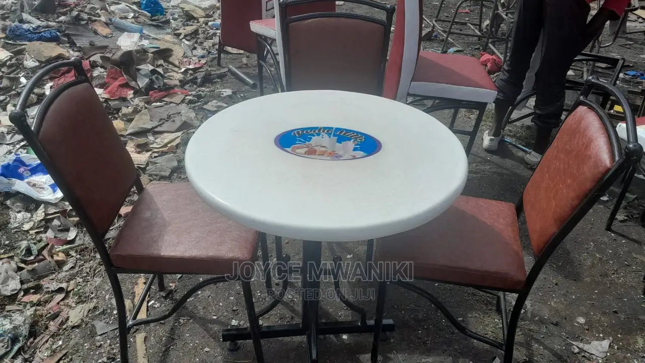 Round Restaurant Table