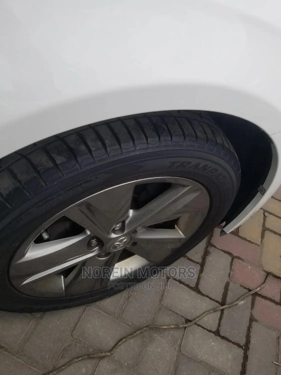 Toyota Avensis 2015 White