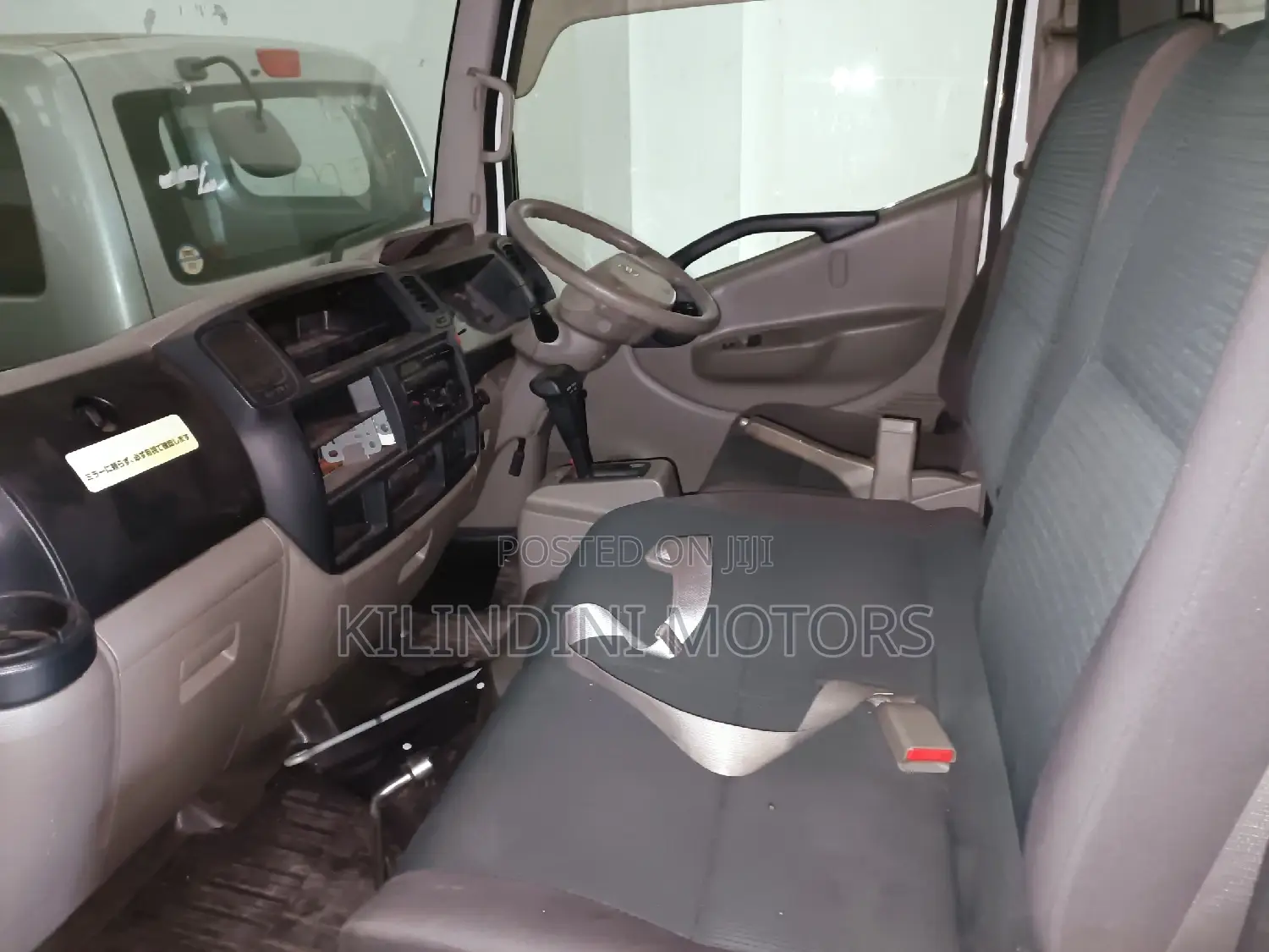 Nissan Atlas Long Chase
