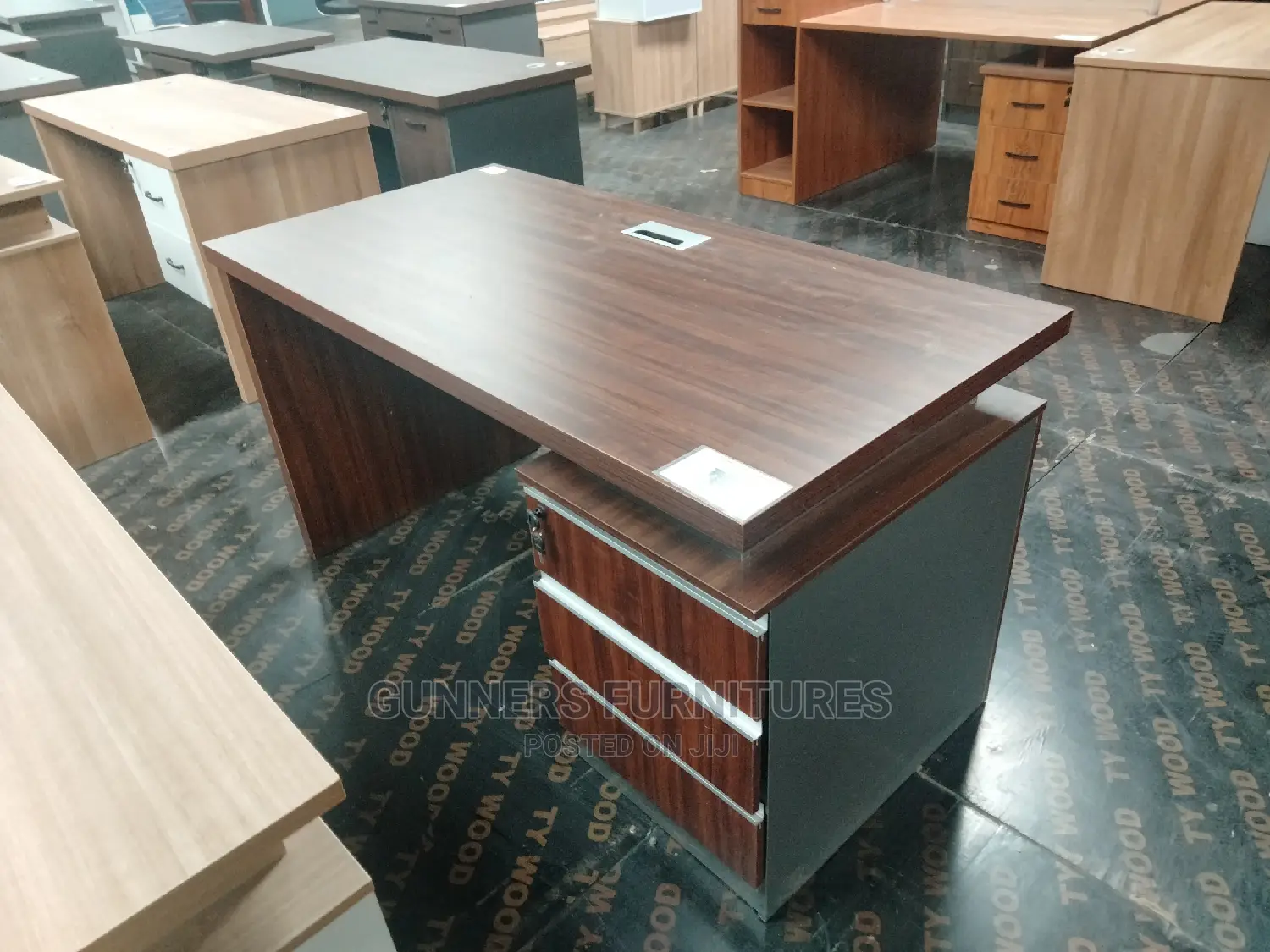 Office Desk 1.4m.