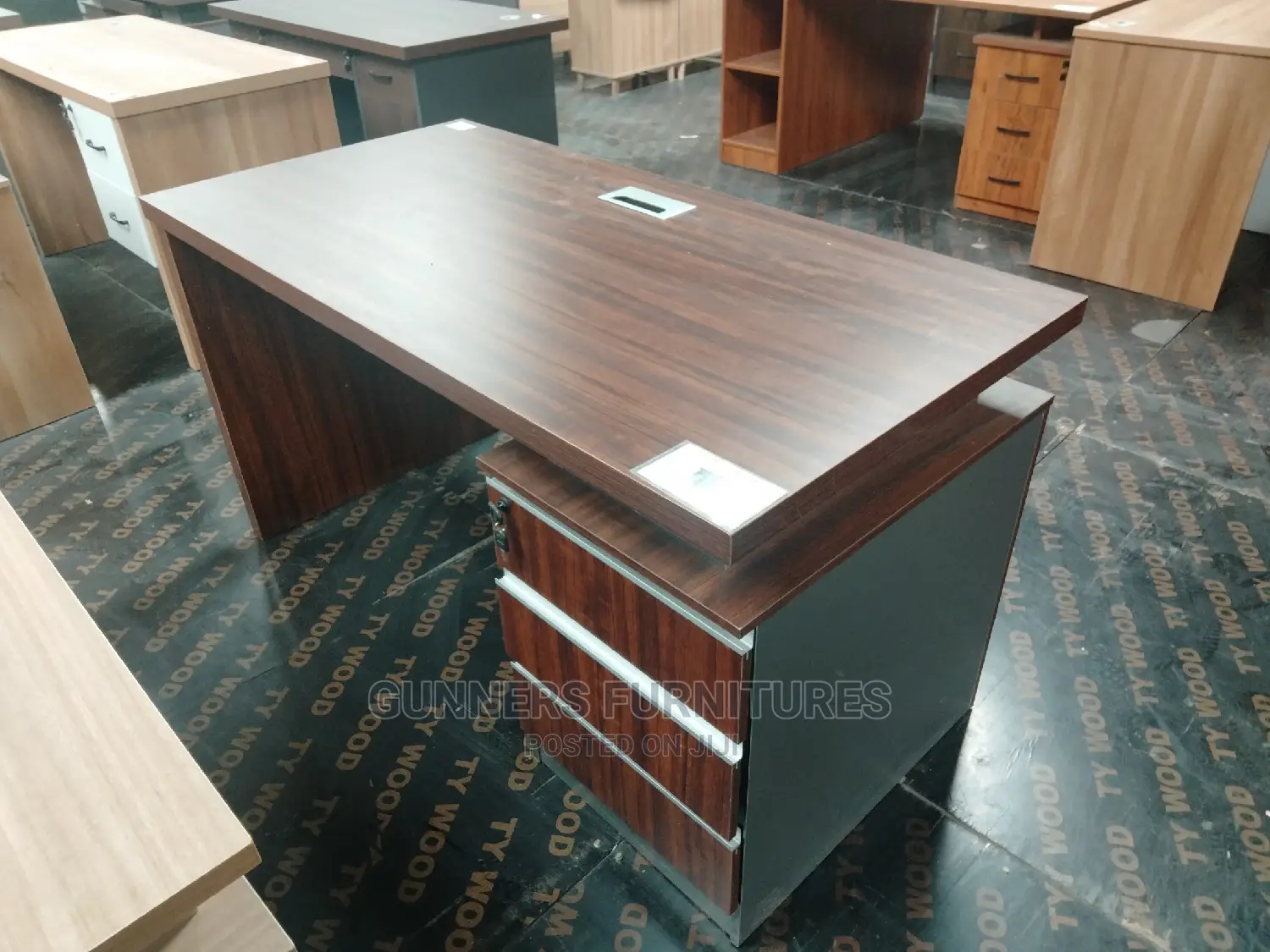 Office Desk 1.4m.