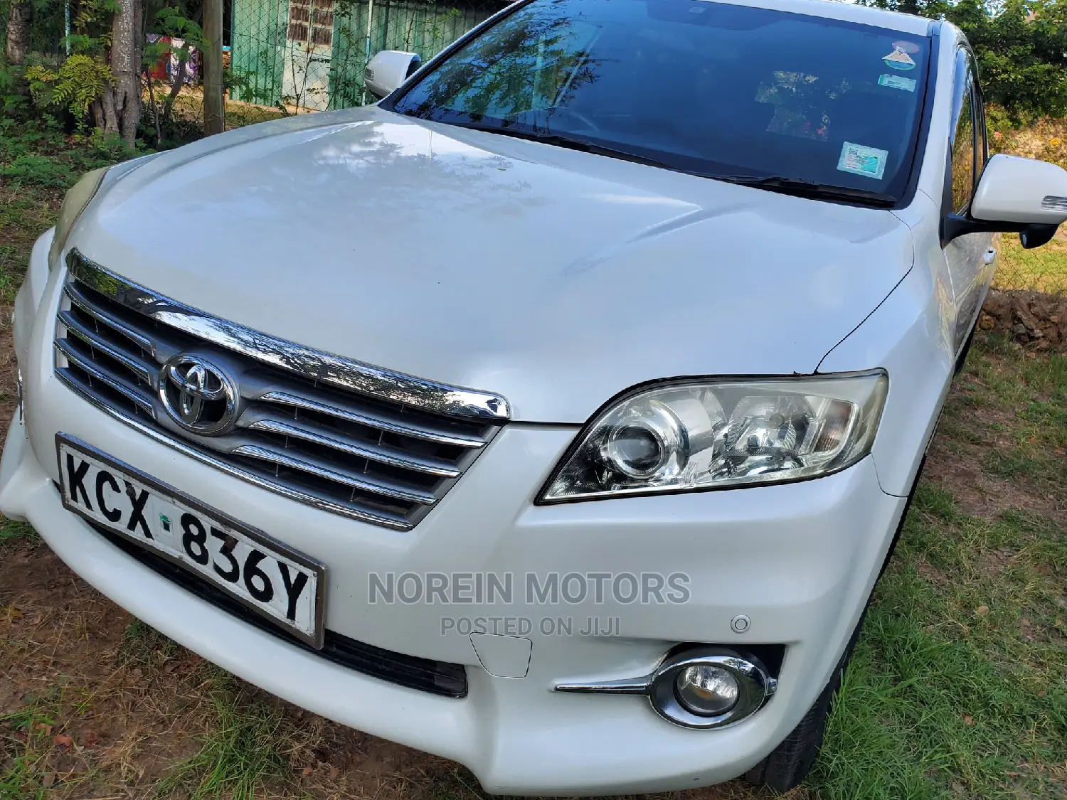Toyota Vanguard 2013 Pearl