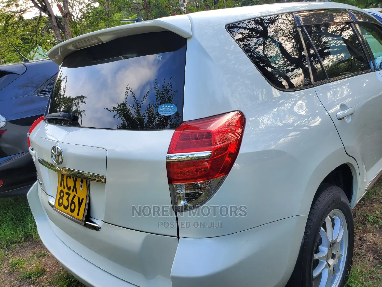 Toyota Vanguard 2013 Pearl