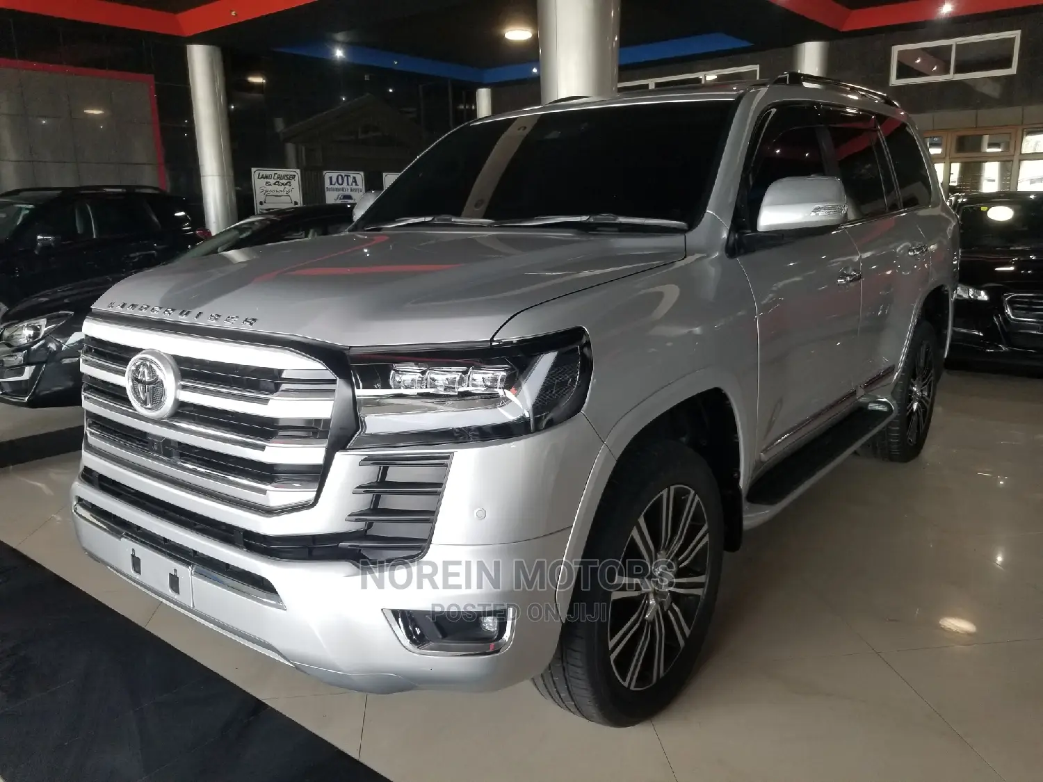 Toyota Land Cruiser 4.6 V8 ZX 2015 Silver