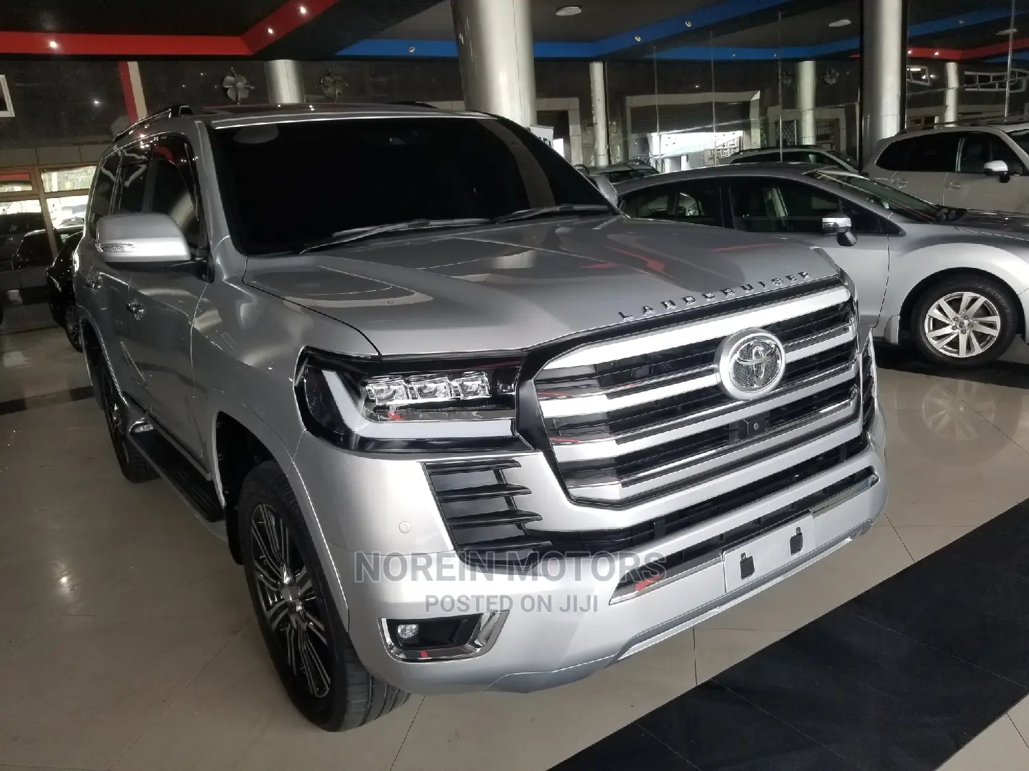 Toyota Land Cruiser 4.6 V8 ZX 2015 Silver