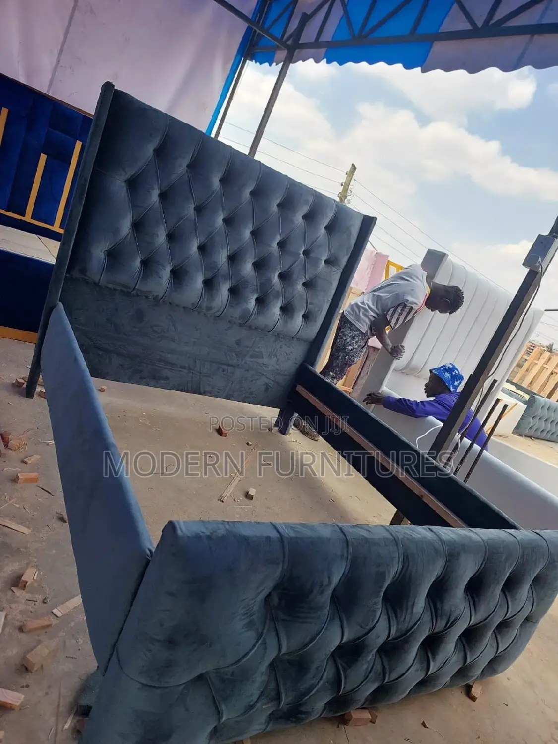 5/6 Tufted Bed