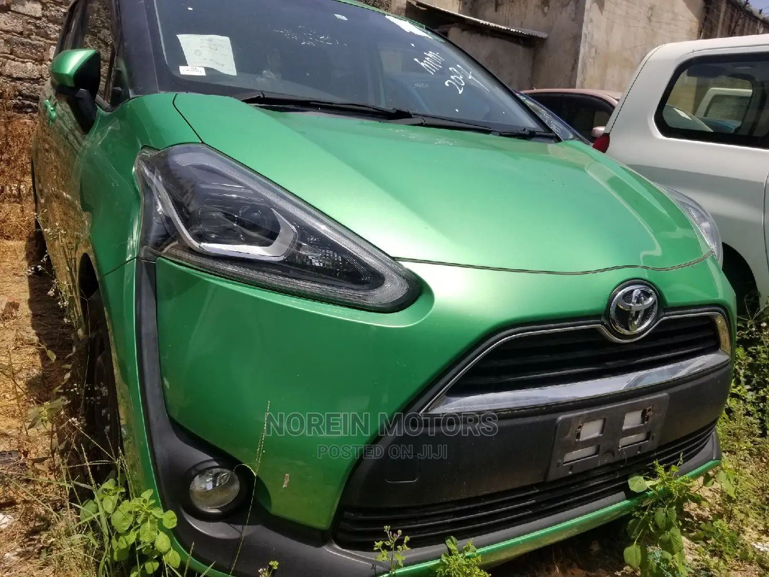 Toyota Sienta 1.5 AWD (6-Seater) 2015 Green