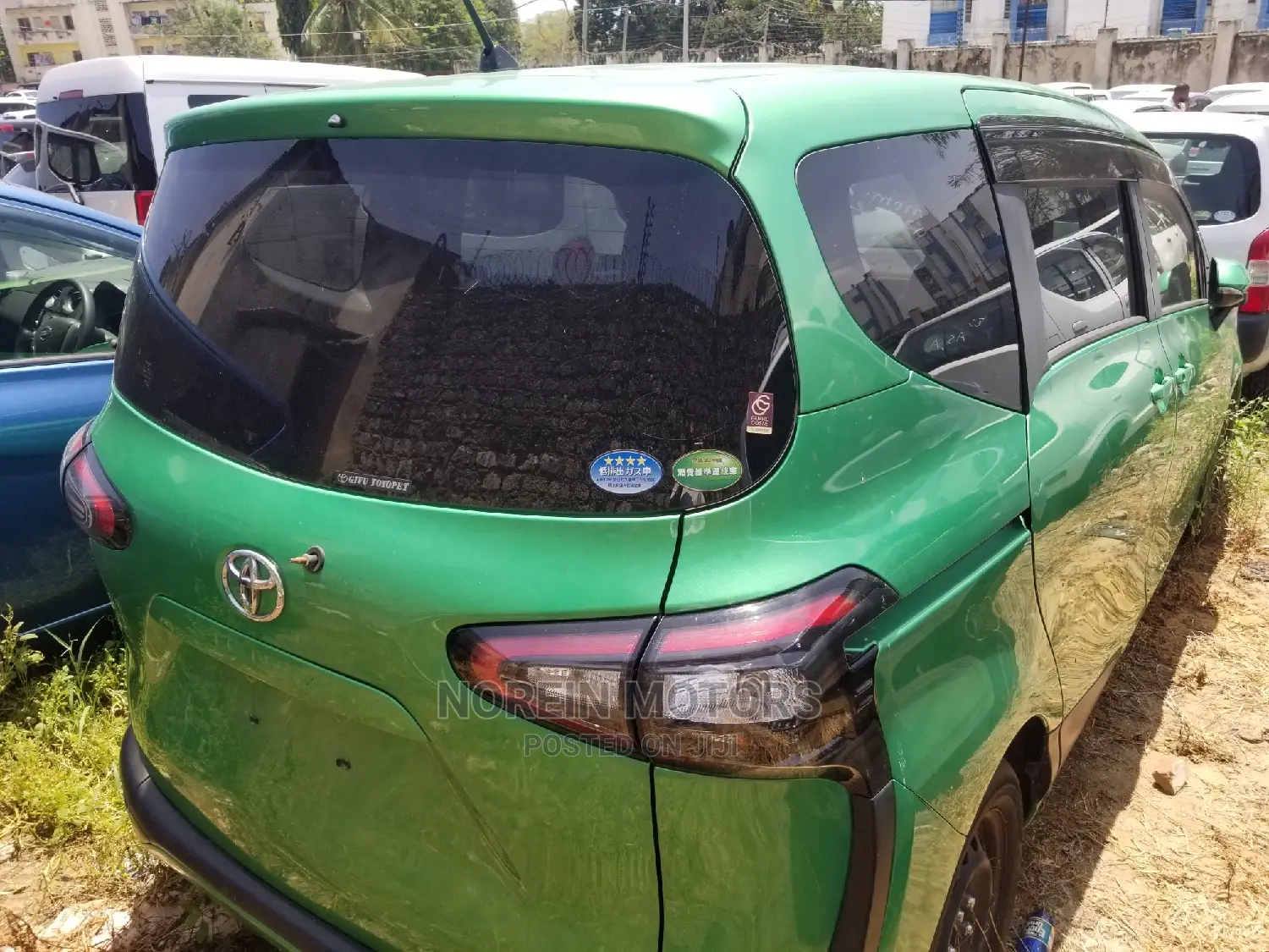 Toyota Sienta 1.5 AWD (6-Seater) 2015 Green