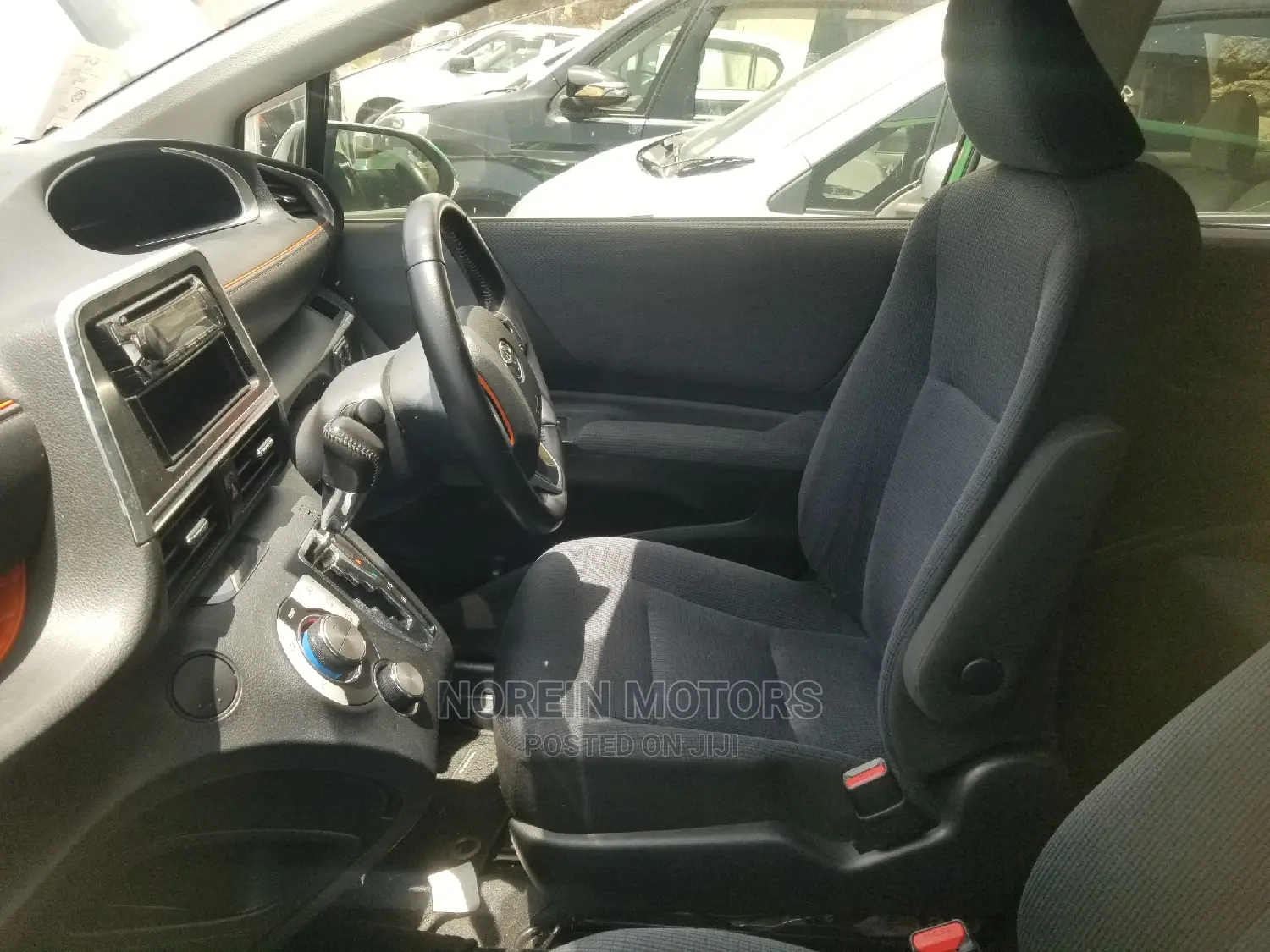 Toyota Sienta 1.5 AWD (6-Seater) 2015 Green