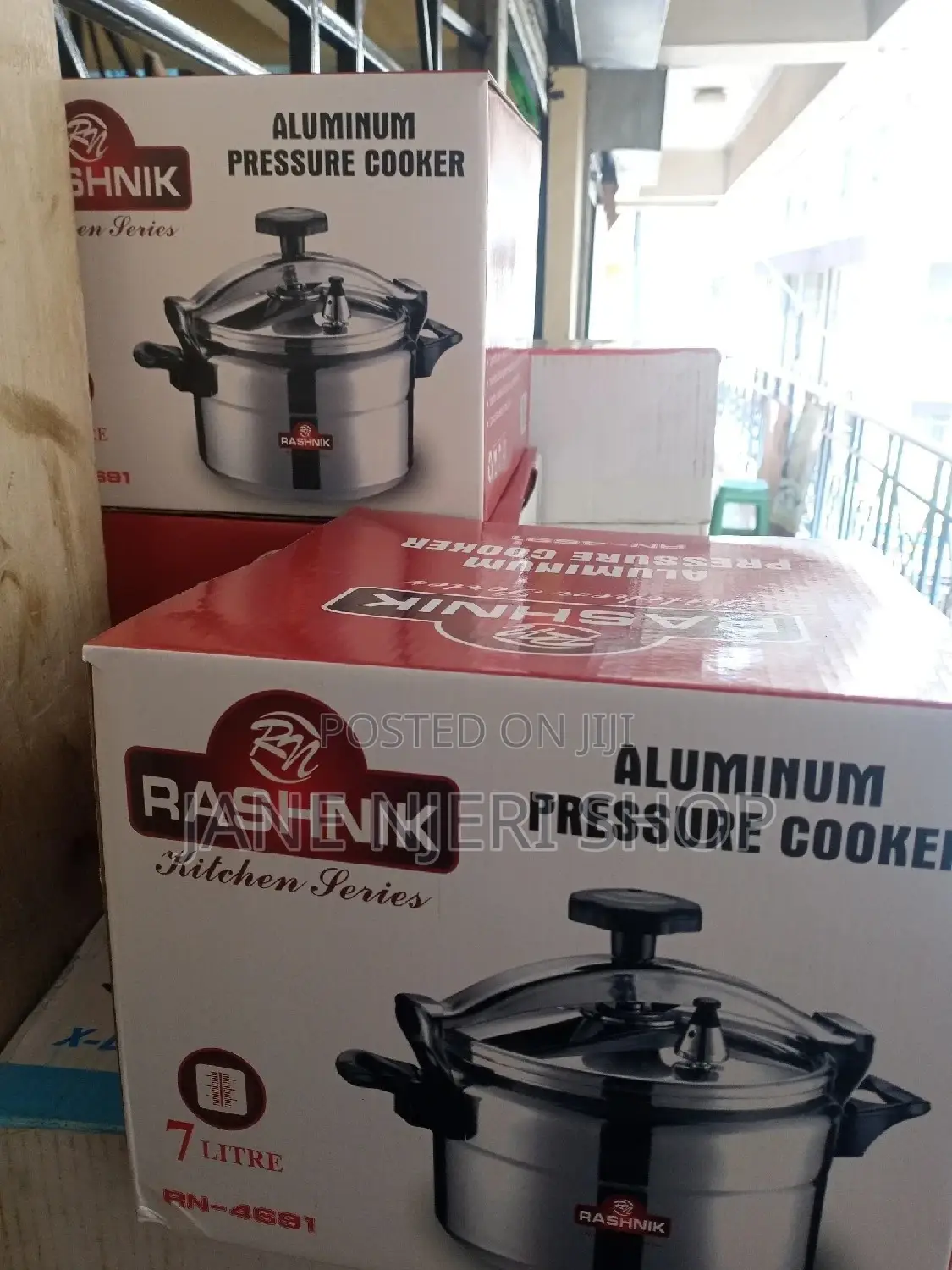 7 Liters Pressure Cooker
