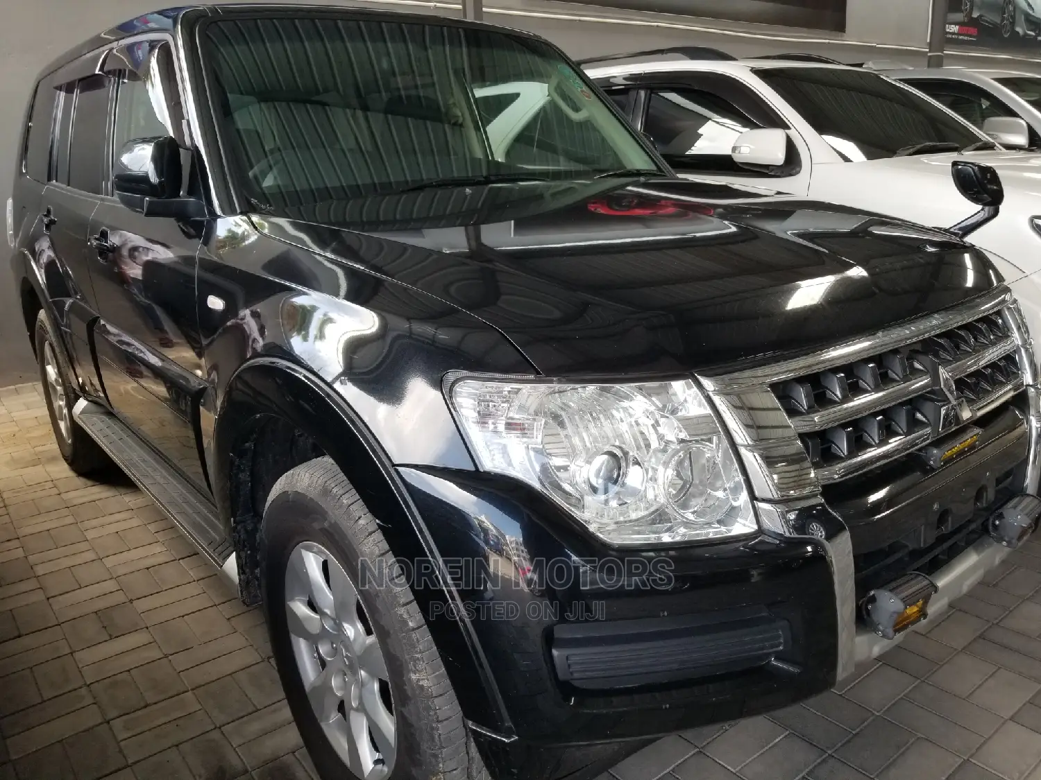Mitsubishi Pajero V80 3.2 DI-D 2015 Black