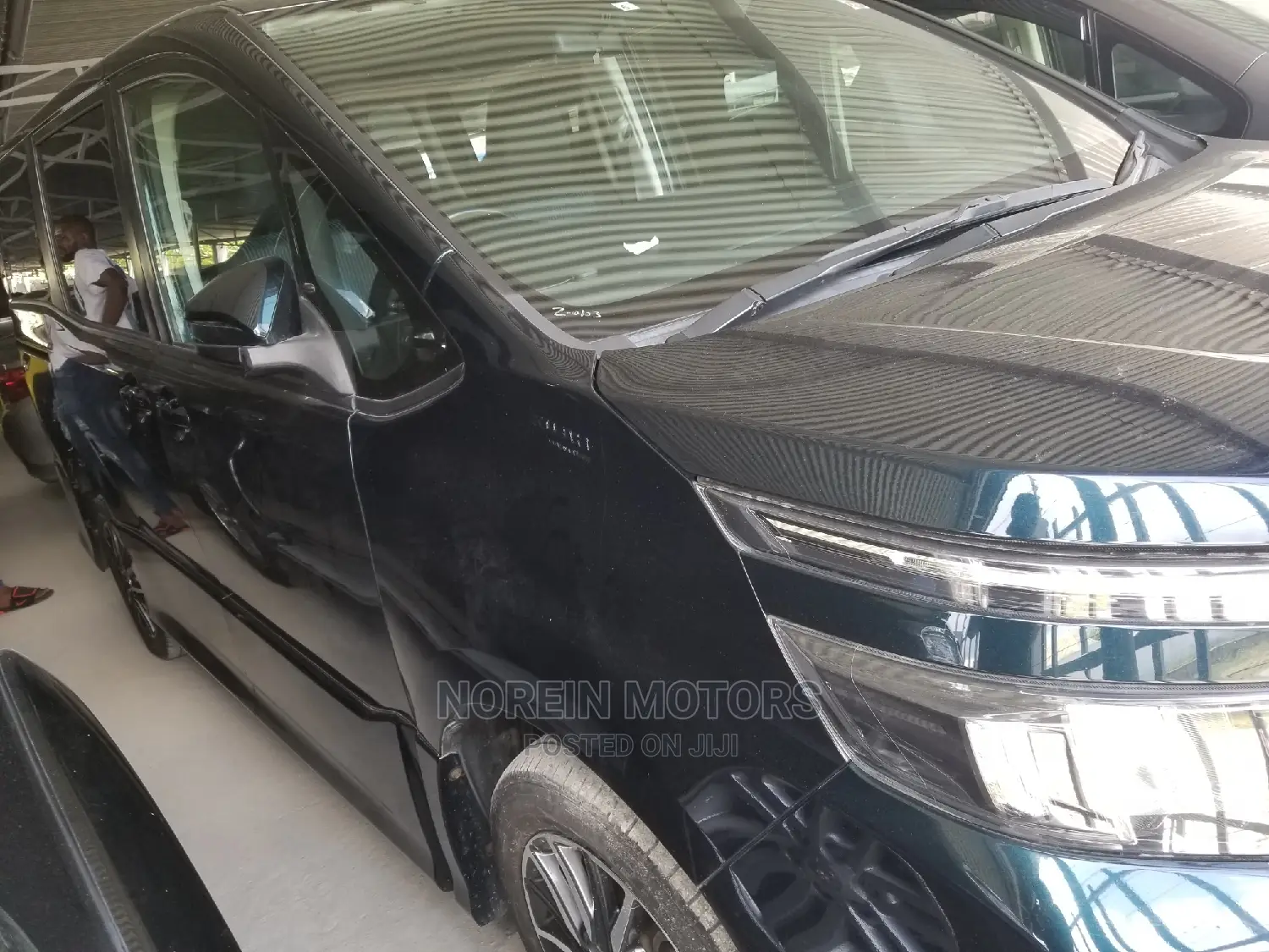 Toyota Voxy 2015 Blue