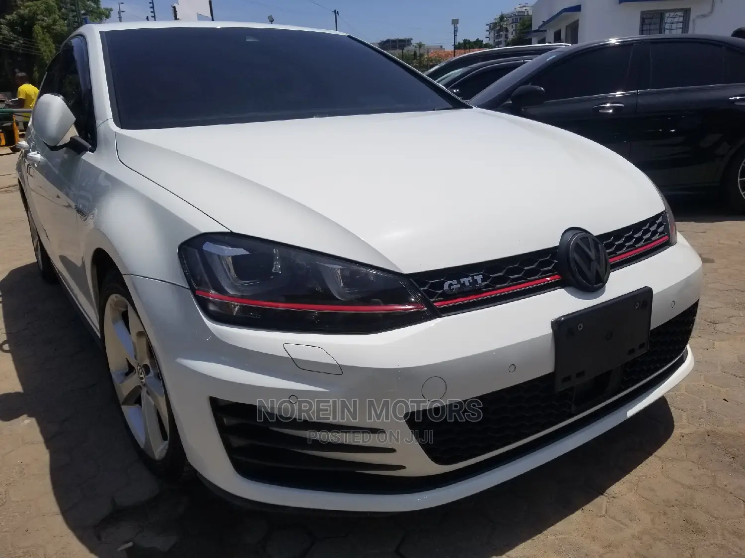 Volkswagen Golf GTI 2.0T S 4-Door 2015 White