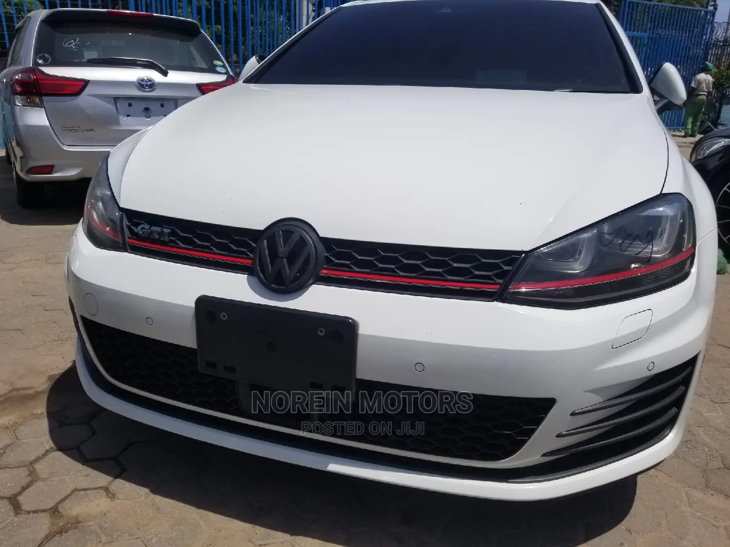 Volkswagen Golf GTI 2.0T S 4-Door 2015 White