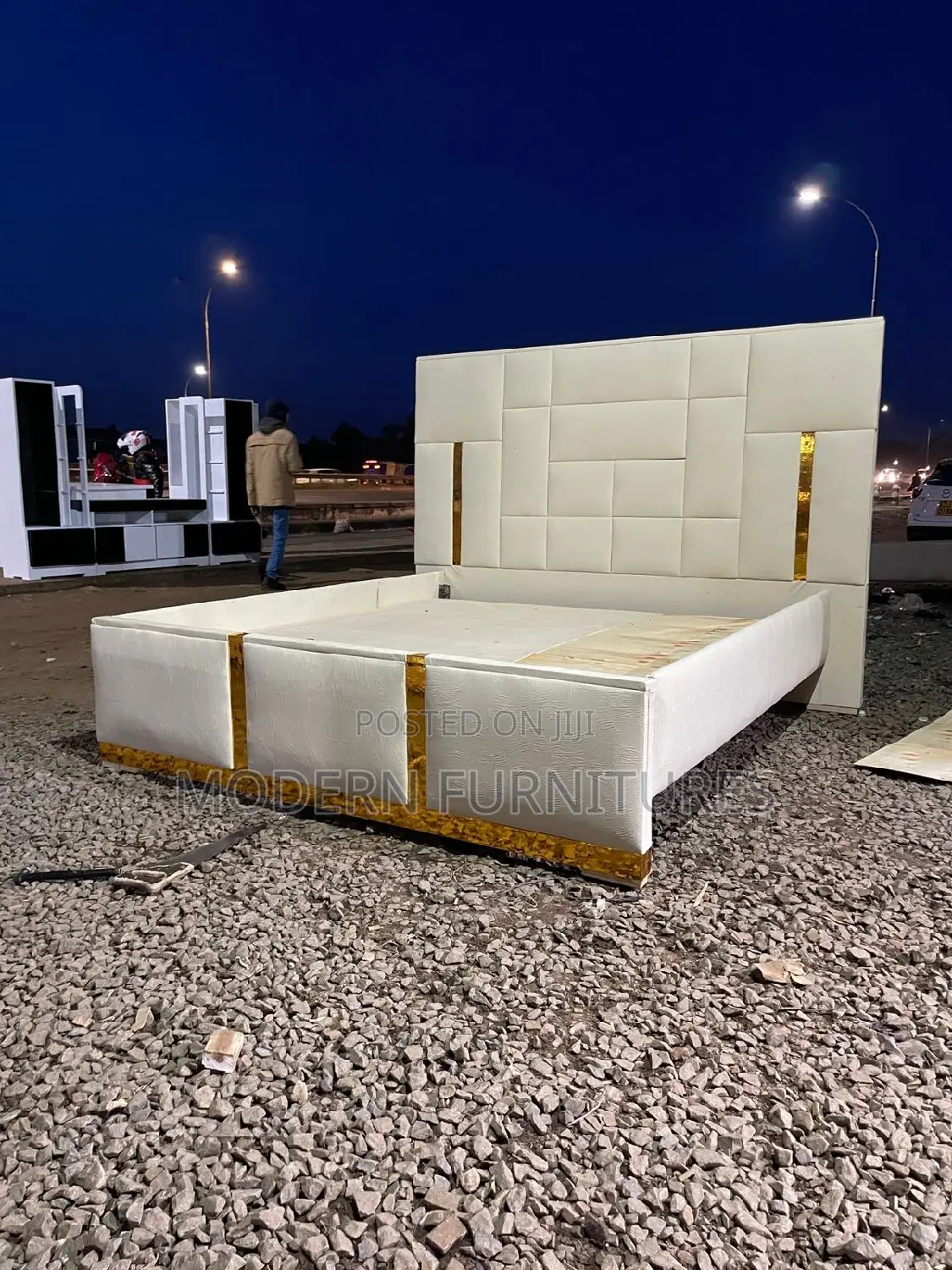 6/6 Modern Bed