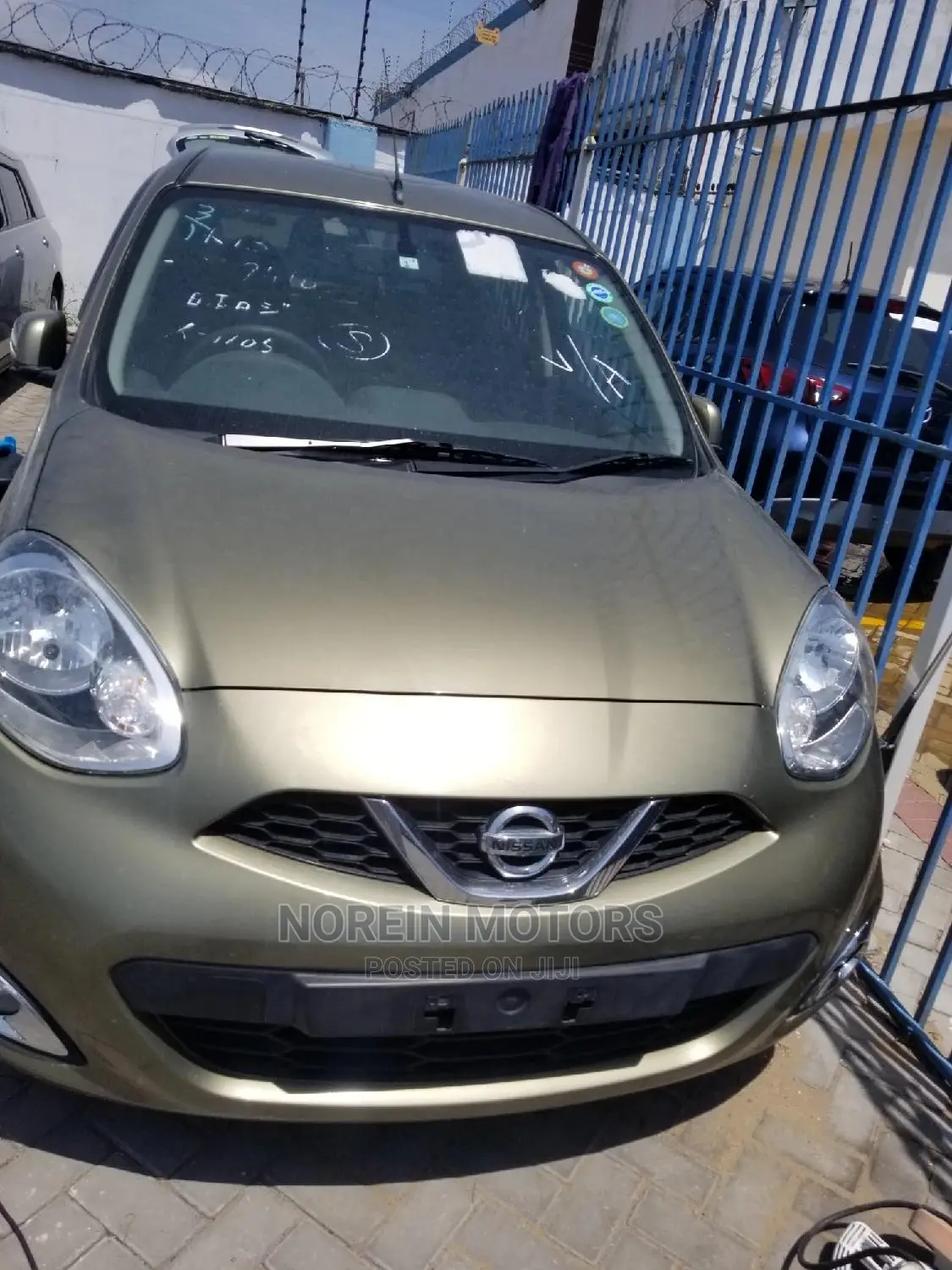 Nissan March 2015