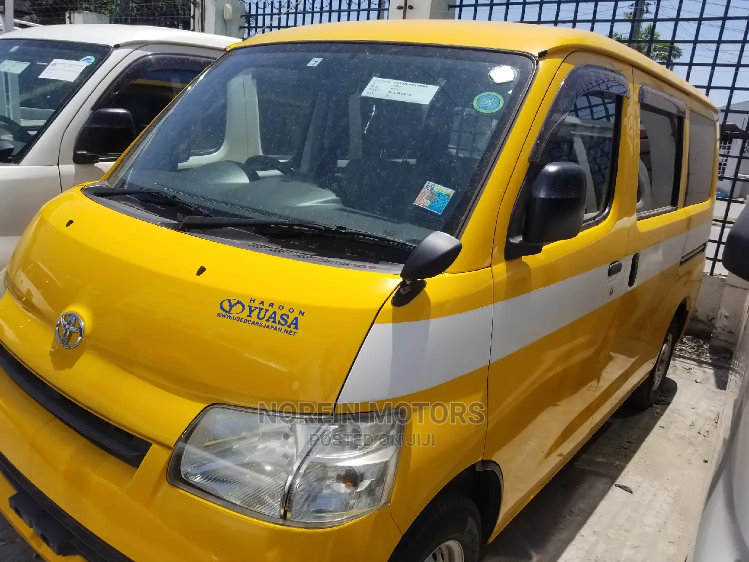 Toyota TownAce 2015 Yellow