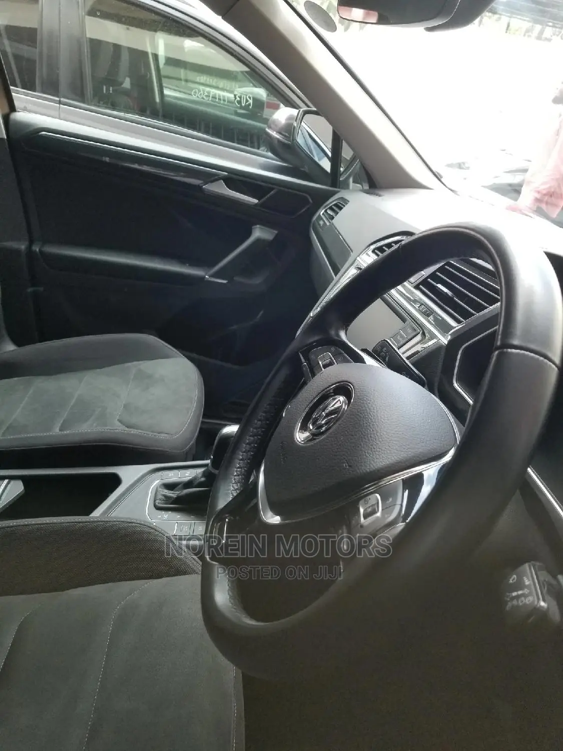 Volkswagen Touareg 2017 Brown