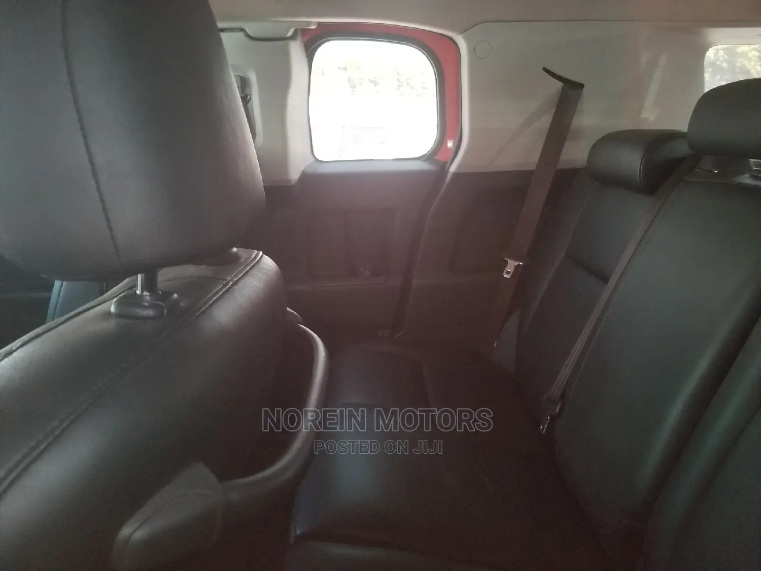 Toyota FJ Cruiser 2014 Orange