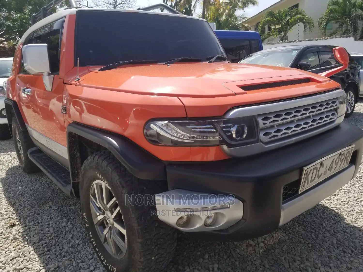 Toyota FJ Cruiser 2014 Orange