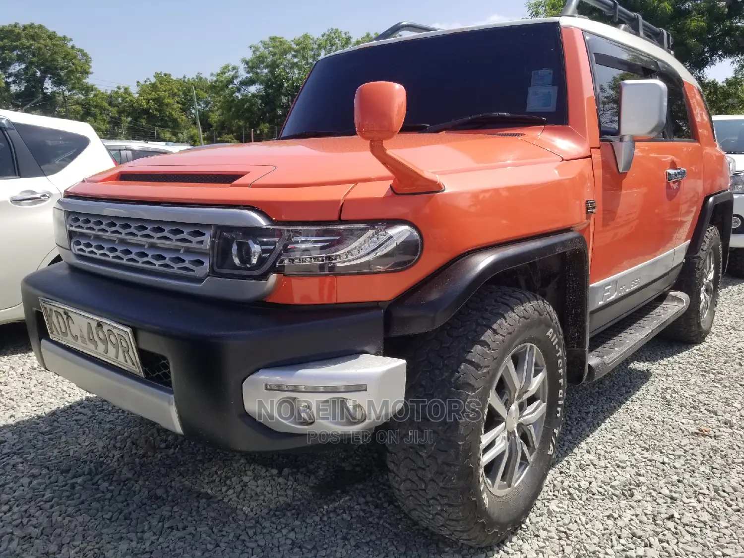 Toyota FJ Cruiser 2014 Orange