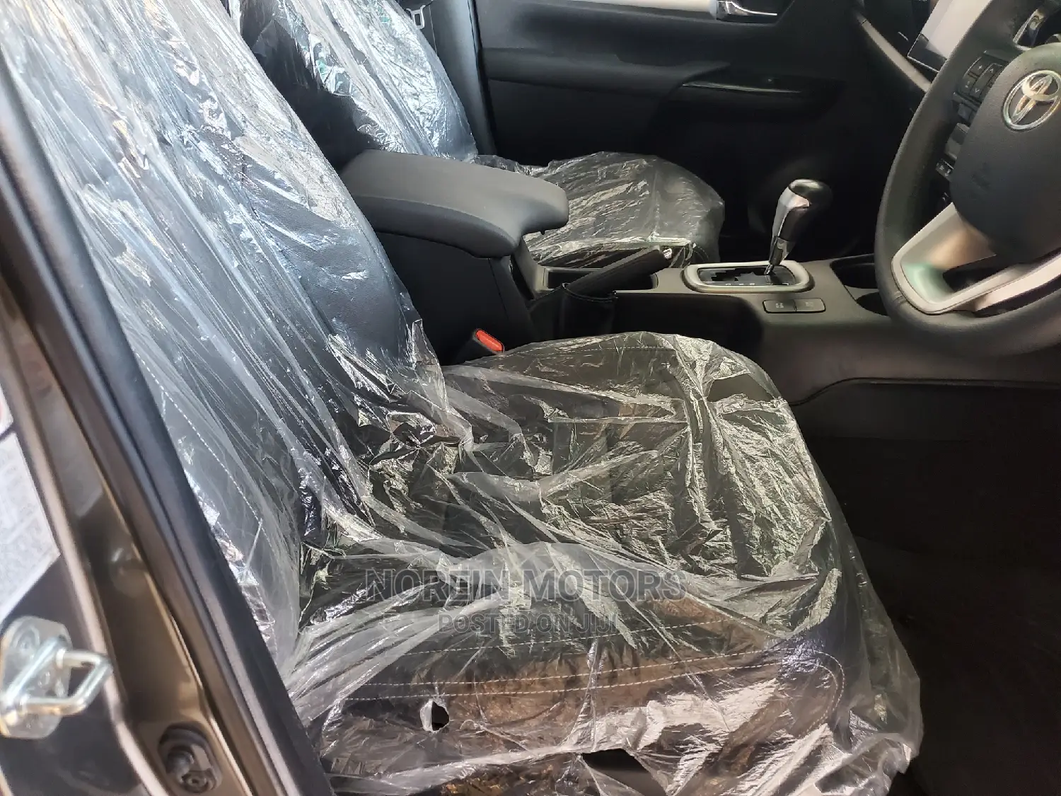 Toyota Hilux 2016 Brown