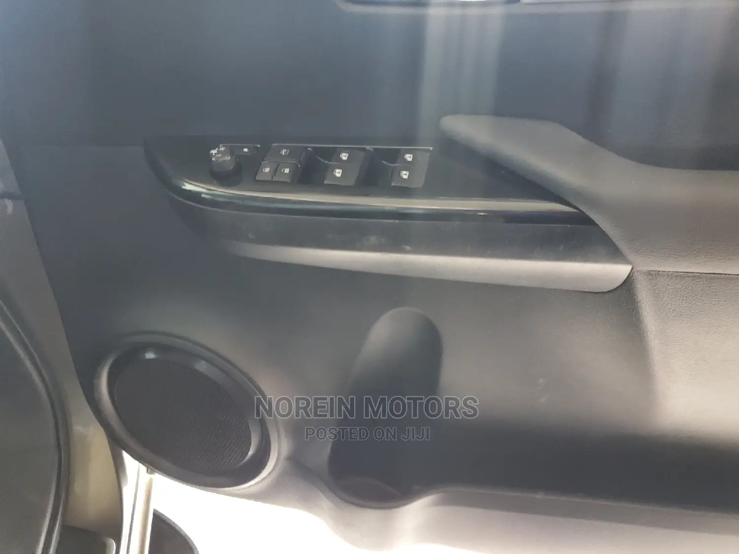 Toyota Hilux 2016 Brown