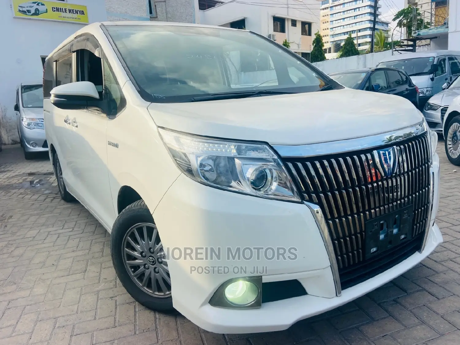Toyota Esquire 2015 Off White