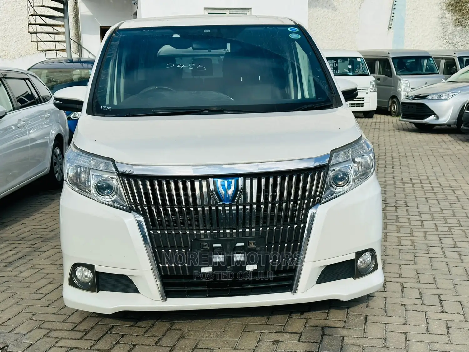 Toyota Esquire 2015 White