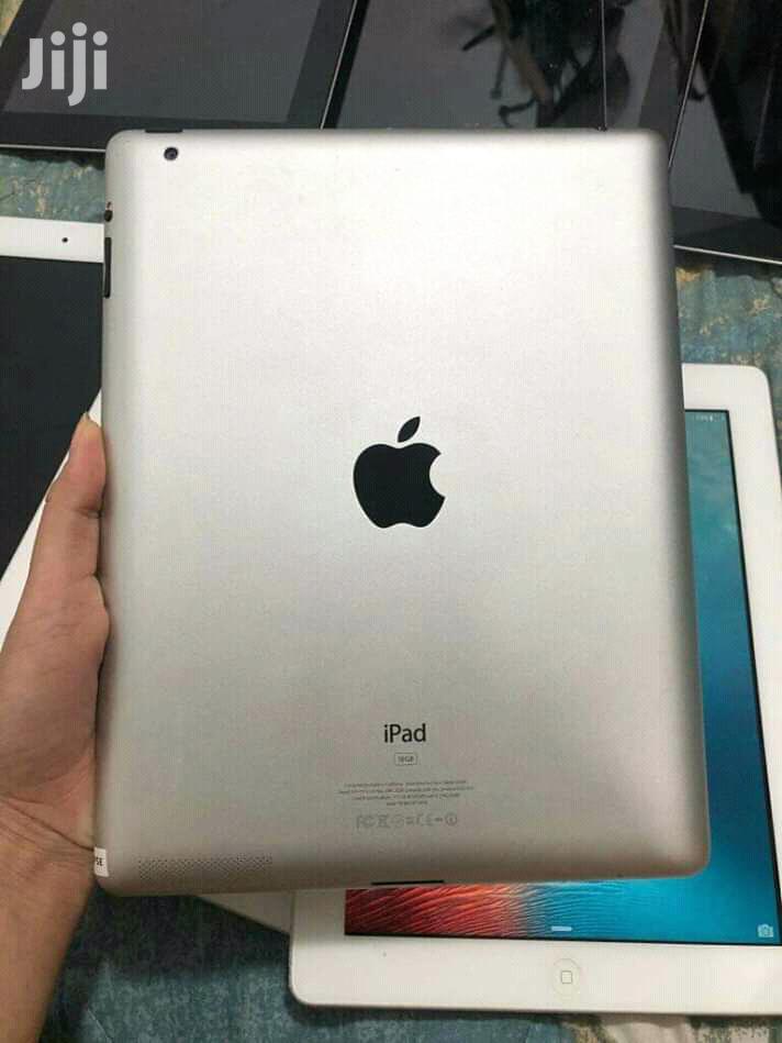 Apple iPad 2 Wi-Fi 16 GB Gray