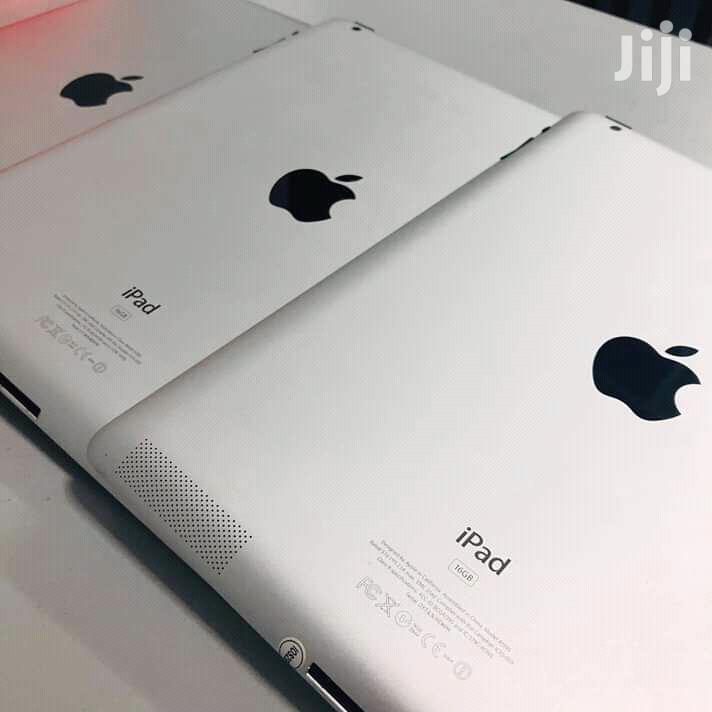 Apple iPad 2 Wi-Fi 16 GB Silver