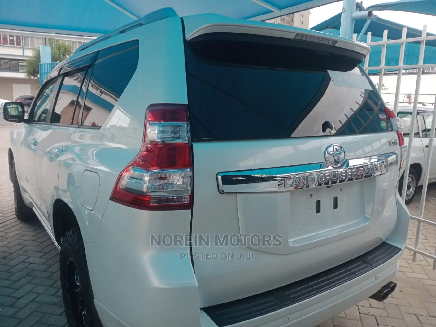 Toyota Land Cruiser Prado 2015 Off White